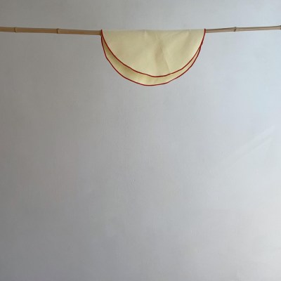 brosteroundtableandnapkinsd