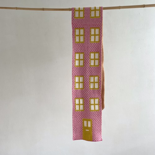 donna_scarfhousepink2