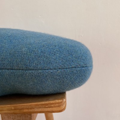 dwbloomcushionblued