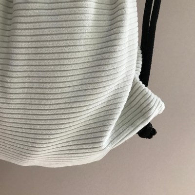 getsuitedrucksackweissd