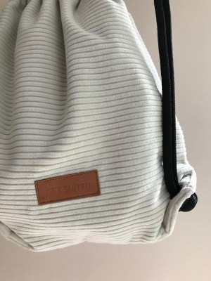 getsuitedrucksackweissdd