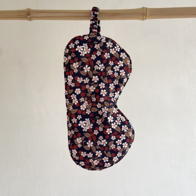 lilisloftlibertyrasberriesblossomsonnavy